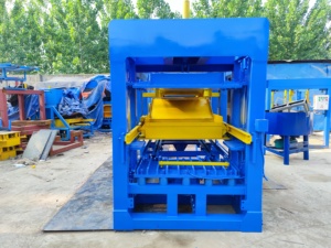 <span class=keywords><strong>QT5</strong></span>-<span class=keywords><strong>15</strong></span> di alta qualità blocco cavo che fa la macchina automatica pavimentatrice per calcestruzzo con affidabile motore e pompa componenti