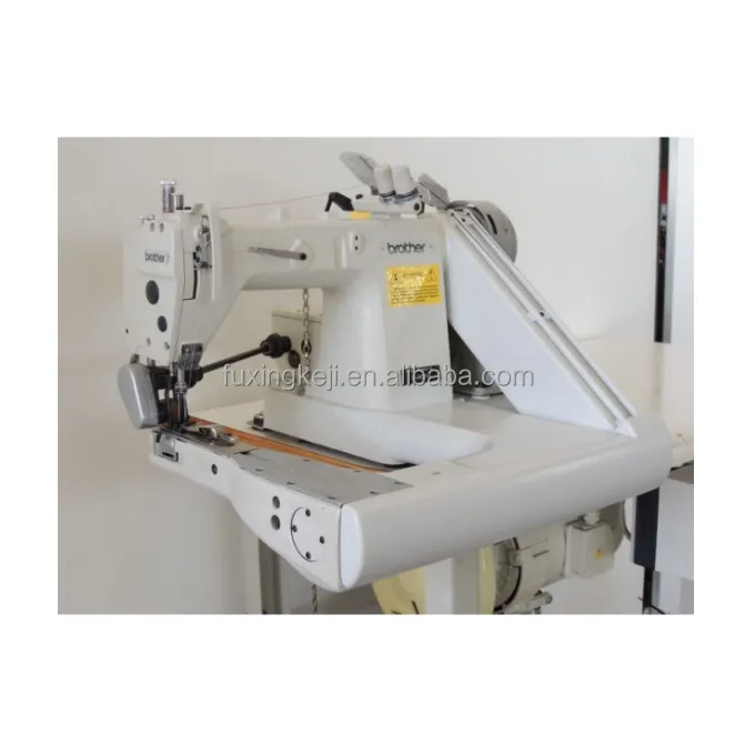 Máquina de coser industrial Borther de buena calidad con doble aguja que se alimenta del brazo con doble cadena