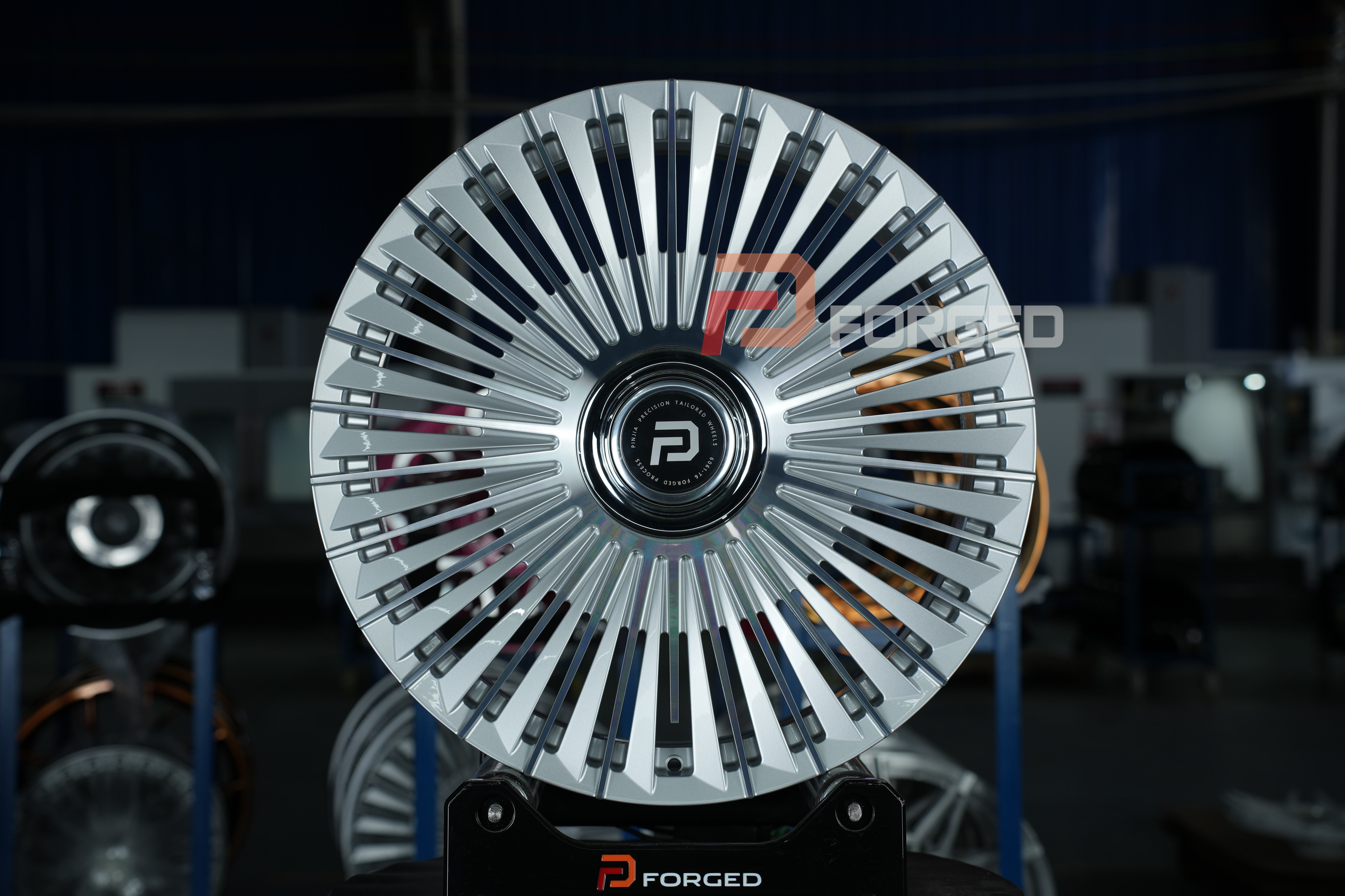 Argent brillant et taille diamant