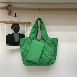 Stokta kadınlar büyük özel moda naylon kabarık omuz yastıklı kapitone çanta Puffer Tote çanta çanta ile - Product Image 4