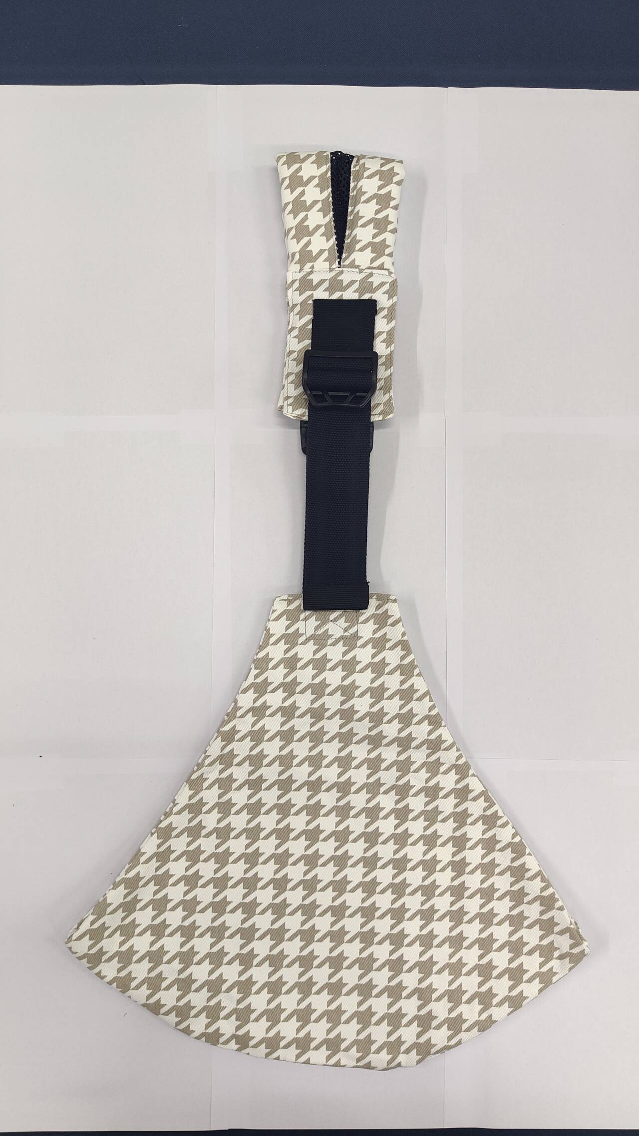 Beige houndstooth