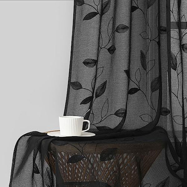 Feuilles noires
