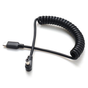 Tipo C macho a DC5525 macho en ángulo recto Boost entrada de cable en espiral 5V salida 3A con función de señuelo de cinta