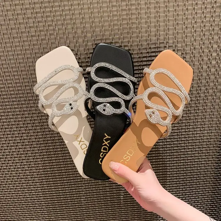 Nuevas sandalias de mujer de diamante en forma de serpiente de verano de gran tamaño Q14 Sandalias planas