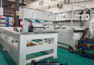 Gantry CNC Machining <strong>Center</strong> <strong>4</strong> Axis with 180 Degree a Axis Rotation for Wooden Veneer Chair Back Production Milling Machine - Product Image 6