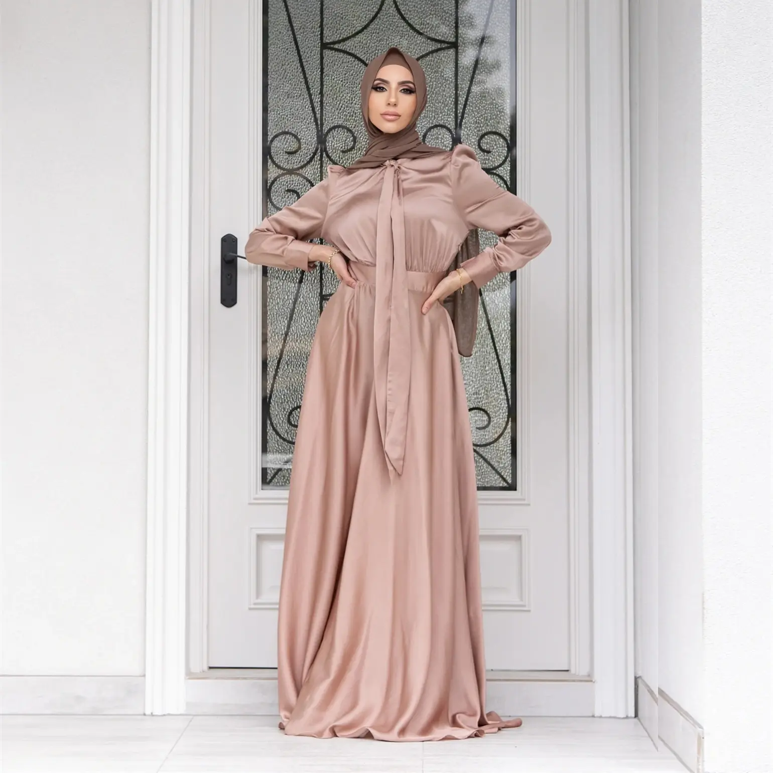 2023 vente chaude femmes modestes dubai abaya vêtements robe musulmane grossistes dessins blancs photos burkha abaya