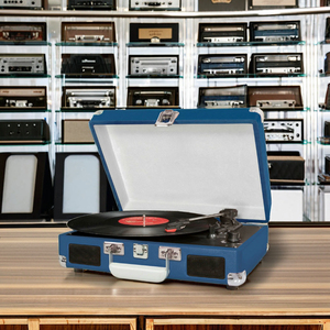 Suitcase Record Player with Auto Stop <strong>Function</strong> and Aux <strong>in</strong>