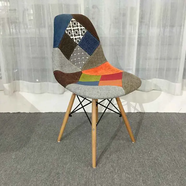Sillas de salón giratorias de lujo de nuevo diseño, silla de ocio otomana de terciopelo con botones de terciopelo de estilo moderno para sala de estar