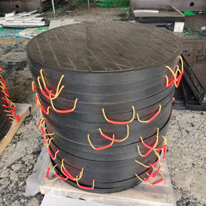 Round and square Shape UHMWPE Million Molecular Weight Crane Outrigger Pad for Crane Leg Use