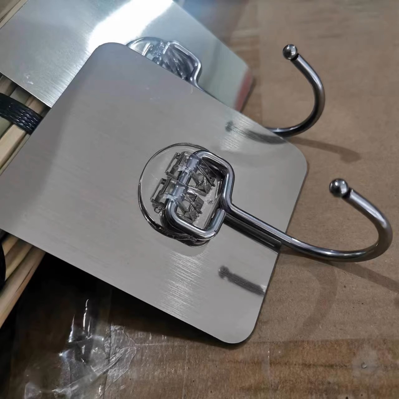 Gancio in acciaio inox 77 spazzolato grigio