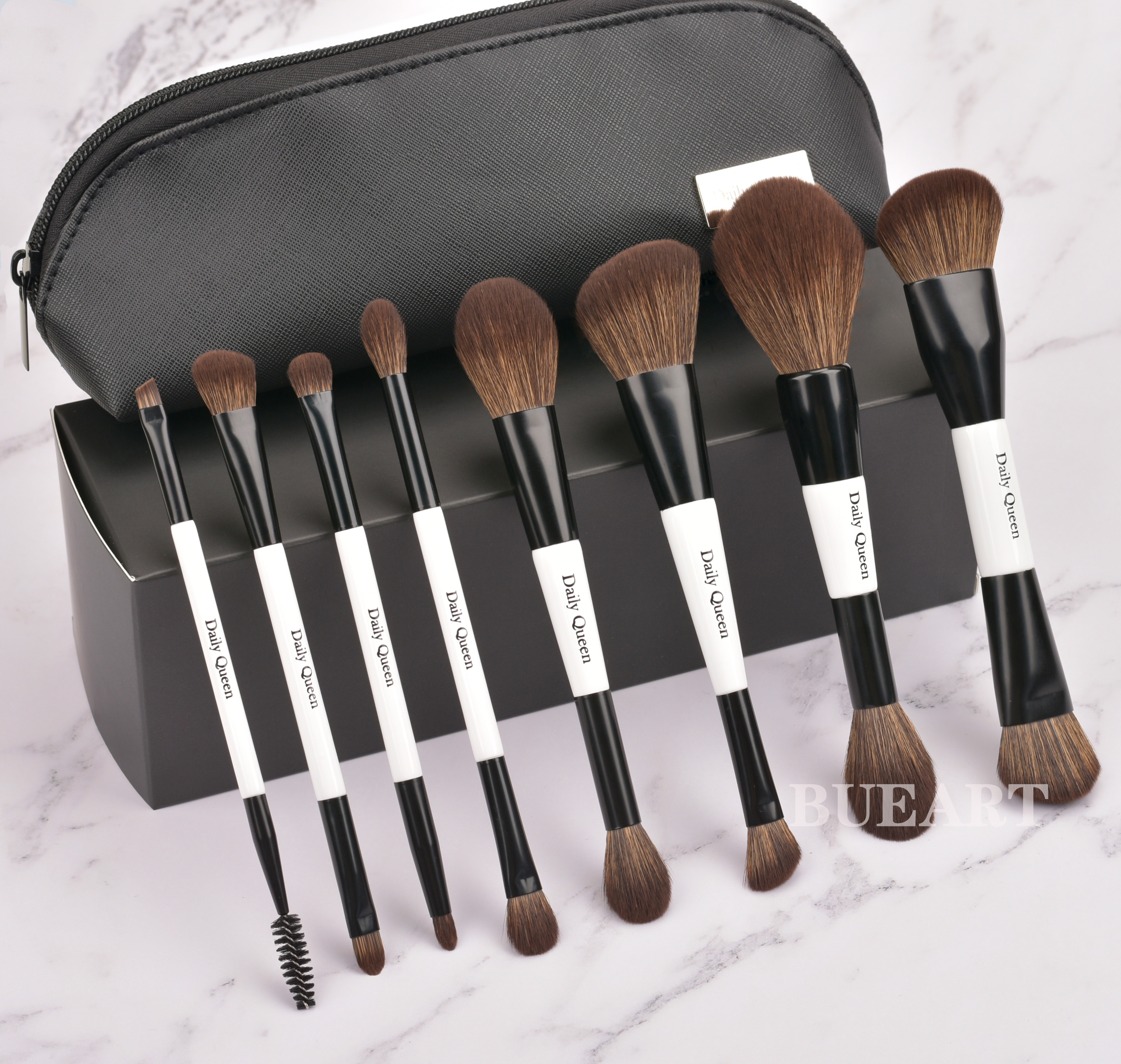 8PCs cepillo con bolsa de lujo a prueba de agua con el logotipo de Dailyqueen
