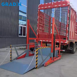 Hydraulic Mobile <strong>Loading</strong> <strong>and</strong> <strong>Unloading</strong> <strong>Platform</strong> for Cargo <strong>Loading</strong> <strong>and</strong> <strong>Unloading</strong> in Logistics <strong>Warehouse</strong> - Product Image 3