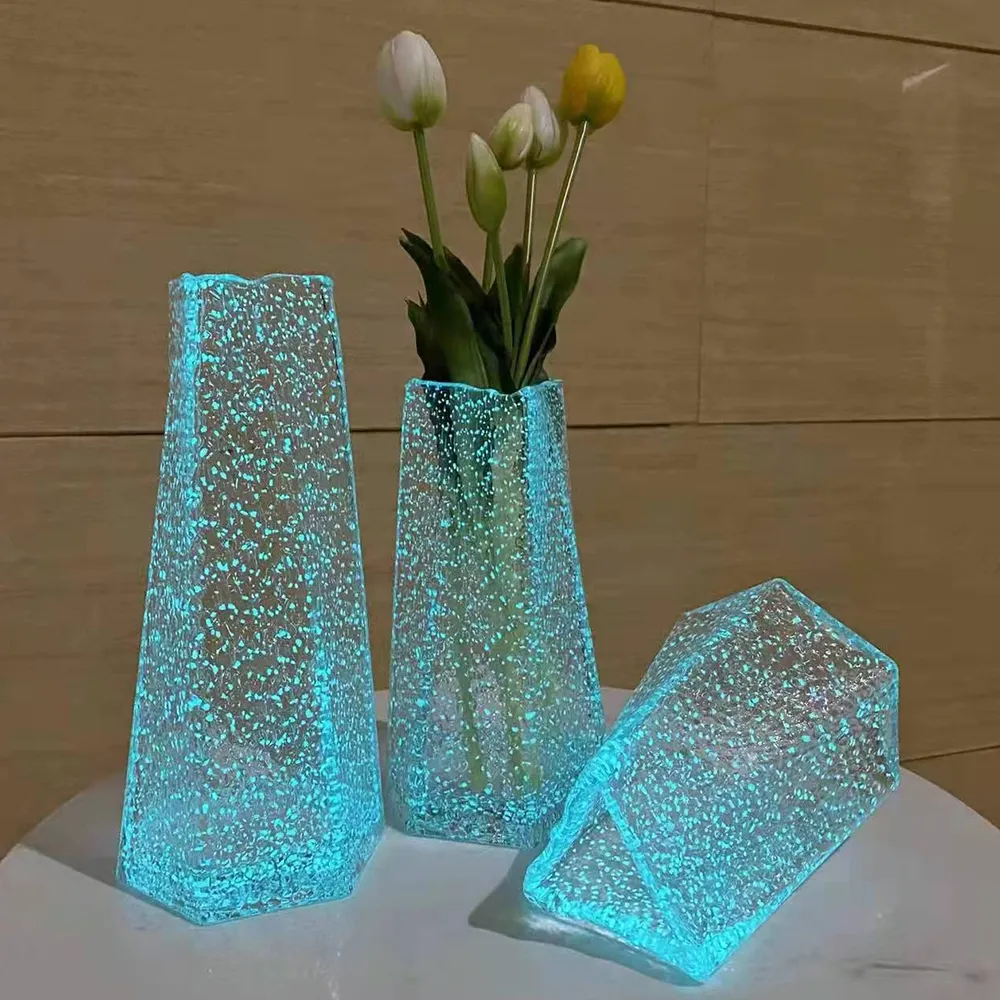 Китайский профессиональный производитель, светящаяся стеклянная ваза, светло-голубая треугольная хрустальная ваза для цветов