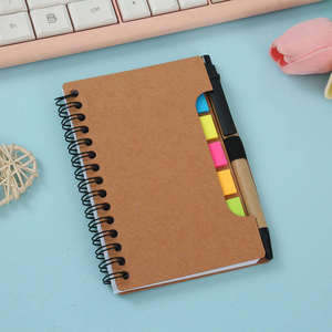 Tl769 notas papel Kraft espiral bobina encuadernado diario cuadernos con pluma y Palo notas adhesivas índice personalizable al por mayor
