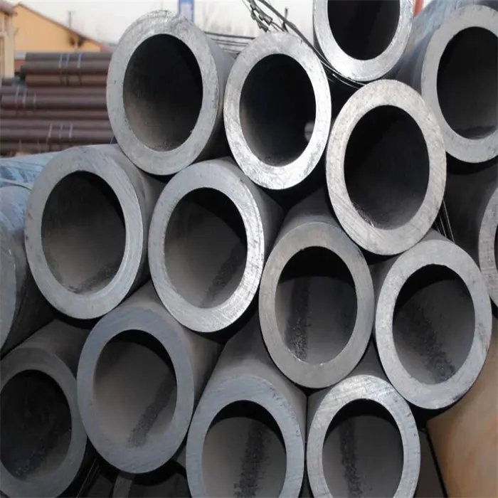Factory spot Black steel pipe SS440 20# 1015 Q235 carbon steel pipe Seamless tube
