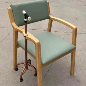 Chaise senior avec trou pour canne