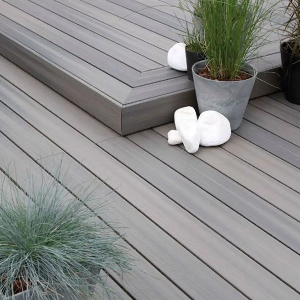 China fabrica co extrusão exterior exterior barato preço pvc composto decking exterior