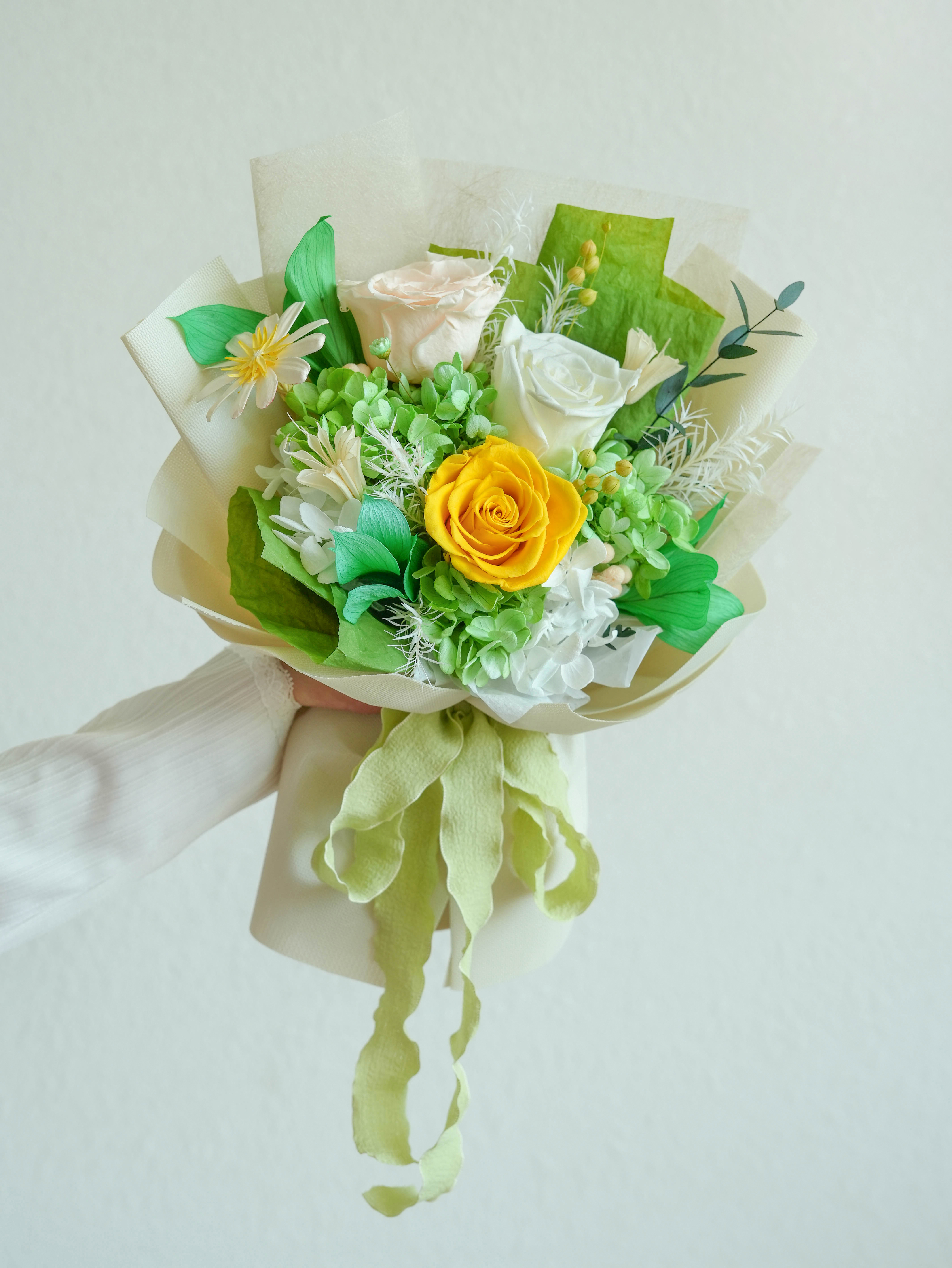 Yellow+white+champagne