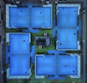 MC Indoor Outdoor Panorama-Padelplatz mit Dach Werkspreis Komplettsatz Canchas De Padel Tennisplatz Hersteller - Product Image 1