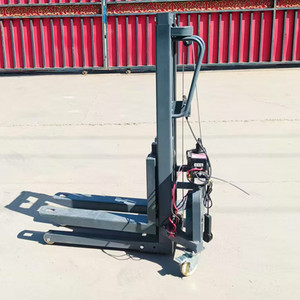 Carretilla elevadora eléctrica montada en camión con elevación automática, carga y descarga, capacidad de carga de una tonelada, apilamiento portátil - Product Image 2