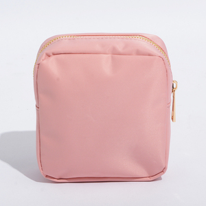 Yeni yay su geçirmez naylon kozmetik depolama pembe seyahat kılıfı kişiselleştirilmiş küçük Mini doğum günü hediyesi çanta yaşam tarzı makyaj çantası - Product Image 4
