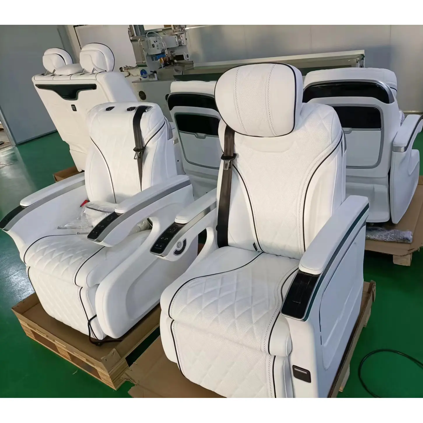 Lujo personalizado Van pasajeros capitán asientos interior del coche para el diseño VIP Mercedes Sprinter accesorios interiores