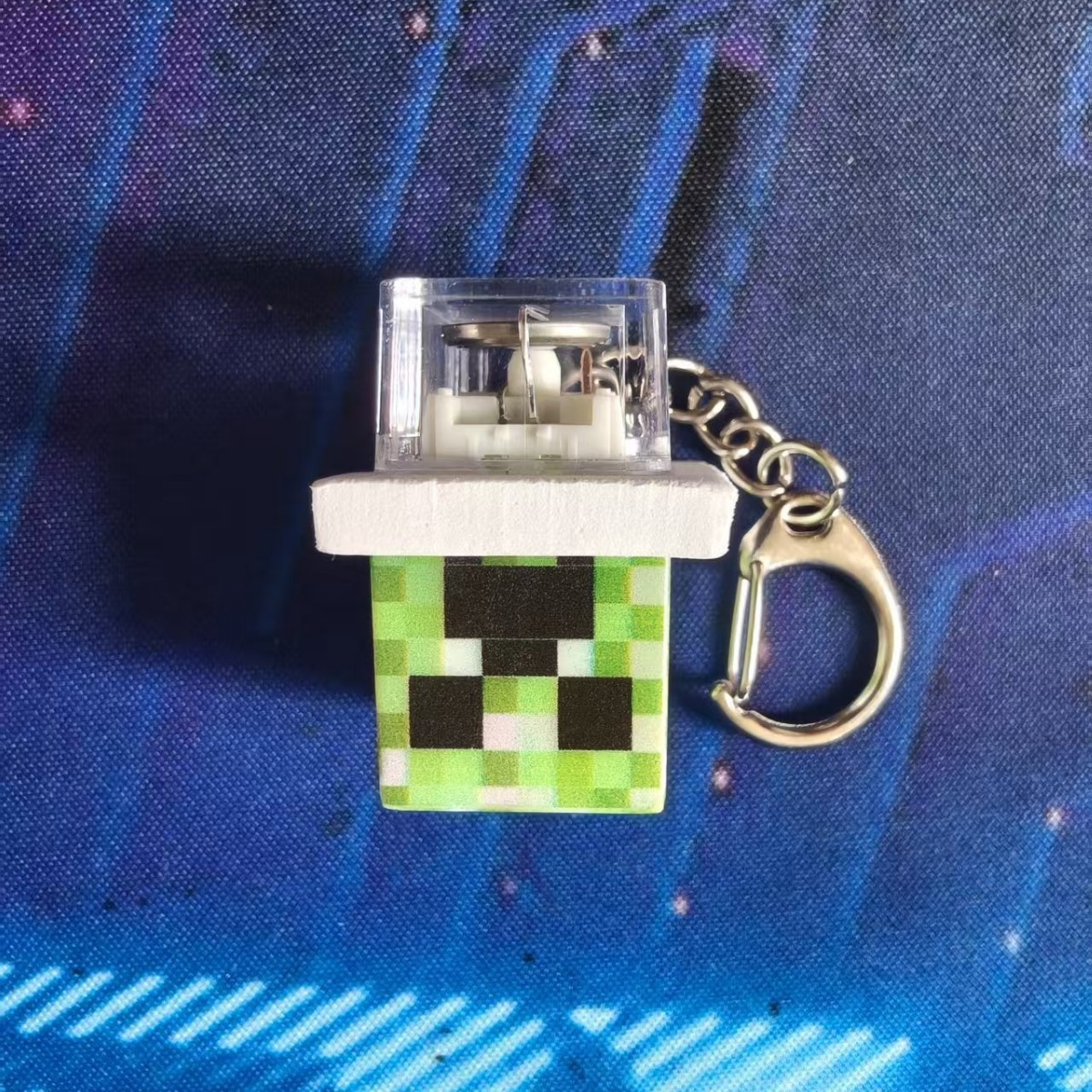 Creepers-glowing button with transparent base