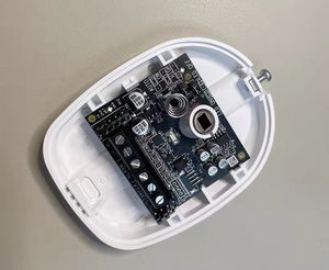 Hikvision DS-PDP15P-EG2-WE高度ワイヤレスPIR検出器15m/85.9 ° 検出範囲30 kgペット免疫SEC (スマートバイオメトリック - Product Image 2