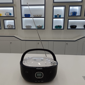 便携式光盘播放器音箱，带调频收音机USB辅助输入和耳机插孔输出声音扬声器和音频播放器黑色 - Product Image 3