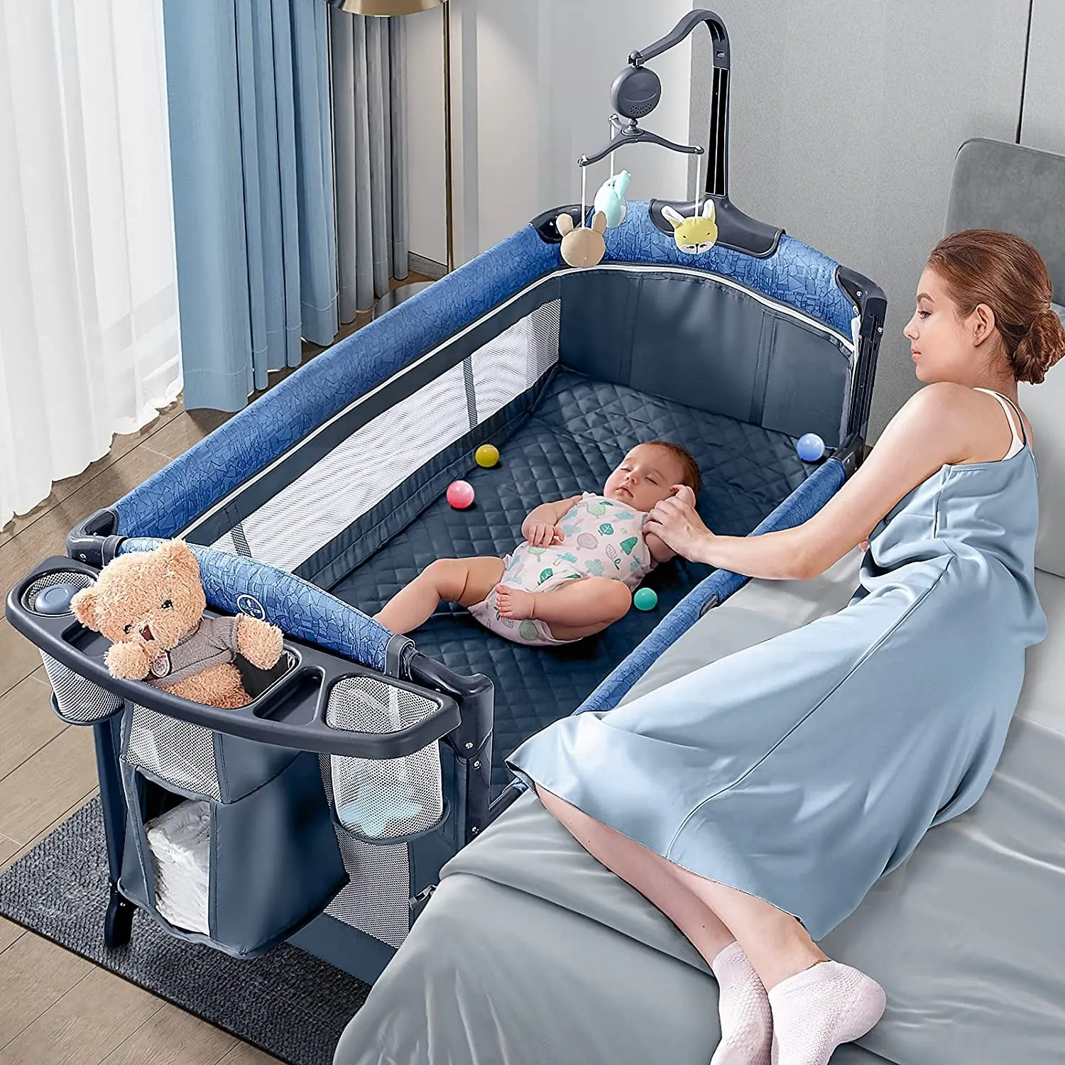 Offre Spéciale en stock OEM lit de chevet mobile pour bébé lit de jeu pour bébé avec jouets LOGO personnalisé berceau pliable pour bébé de 0 à 6 ans en stock