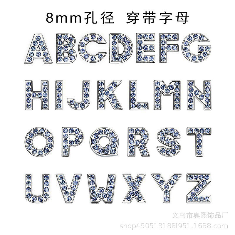 Letras de diamantes azul claro de 8 mm.
