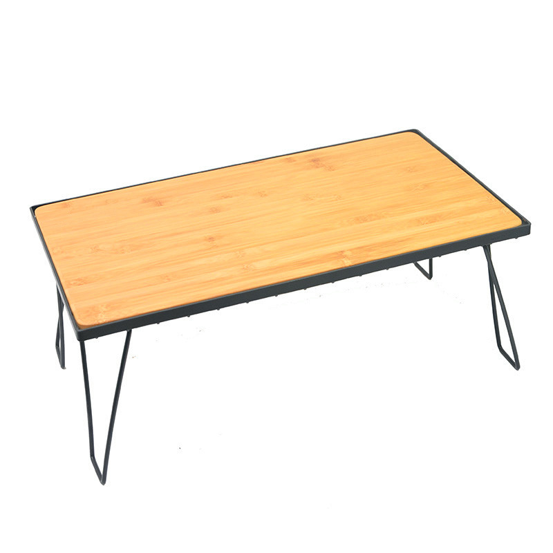 1 wire mesh table and 1 cutting board