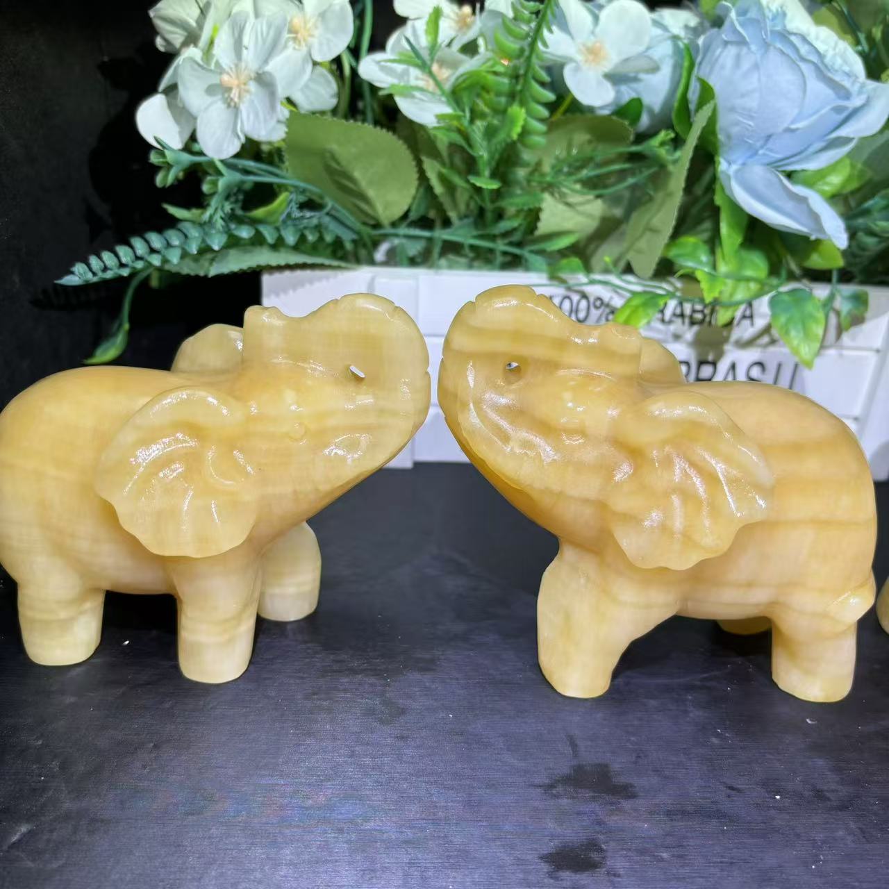 Éléphant de calcite jaune