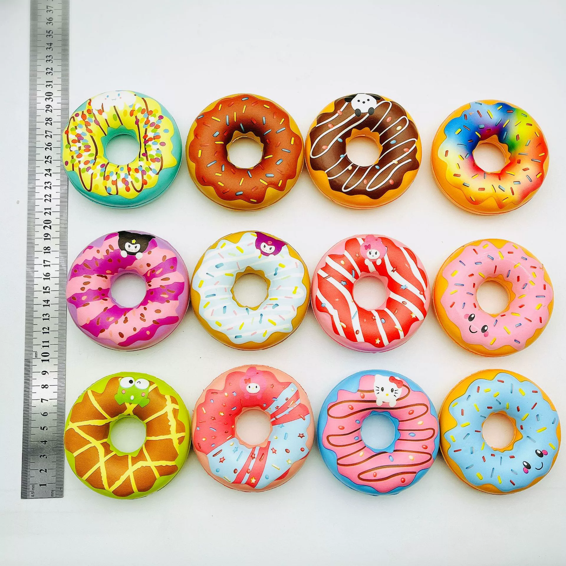 Rosquilla grande impresa en color (diámetro aproximado de 9 cm)