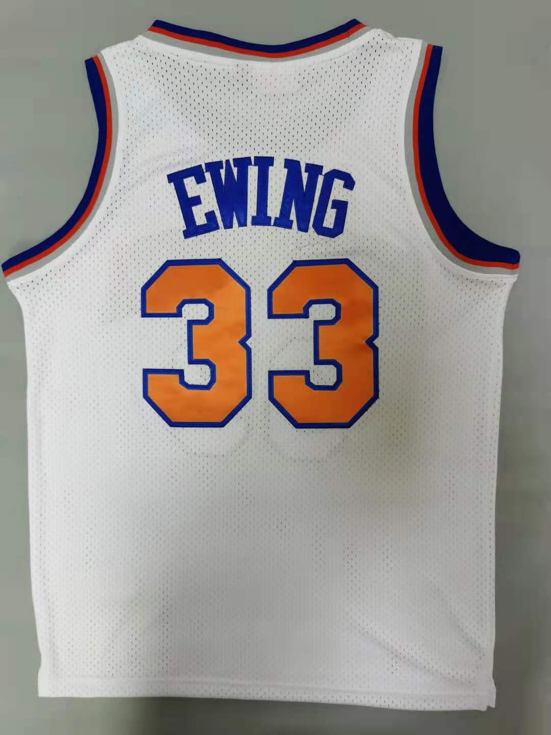 33 Ewing blanc