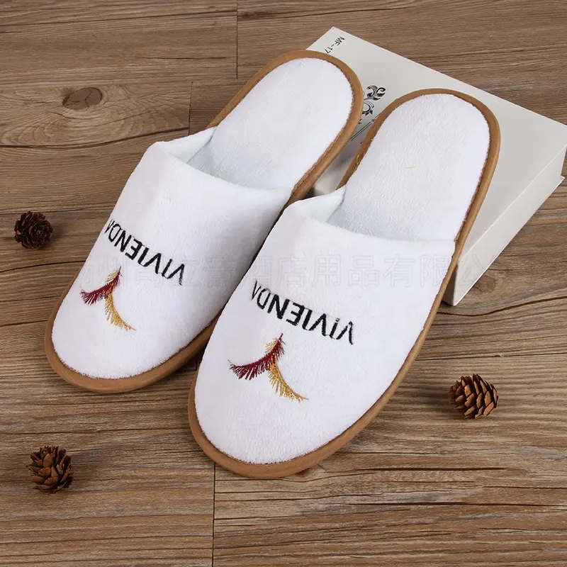Fast delivery Hotel Slipper 100% cotton waffle embroider close Toe slippers unisex exclusive for hotels spas gold embroidery