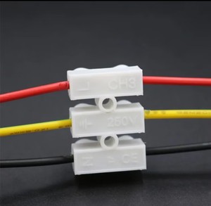 Bloque de terminales rápido de 4 pines con conector LED Push-In Alimentación de cable a través de material PP 10A Corriente nominal - Product Image 3