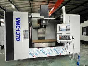 Çok fonksiyonlu tornalama ve freze makineleri CNC makinesi VMC1370 dikey öğütme Metalwork süreci merkezi - Product Image 2