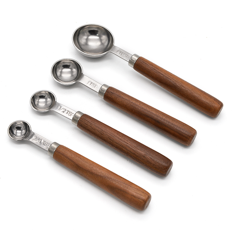 Cuillère en argent + manche en noyer