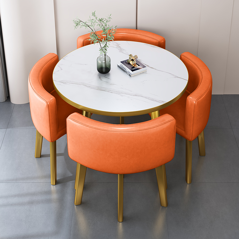 Table Ginger 80 imitation pierre, ensemble 4 chaises et support doré.