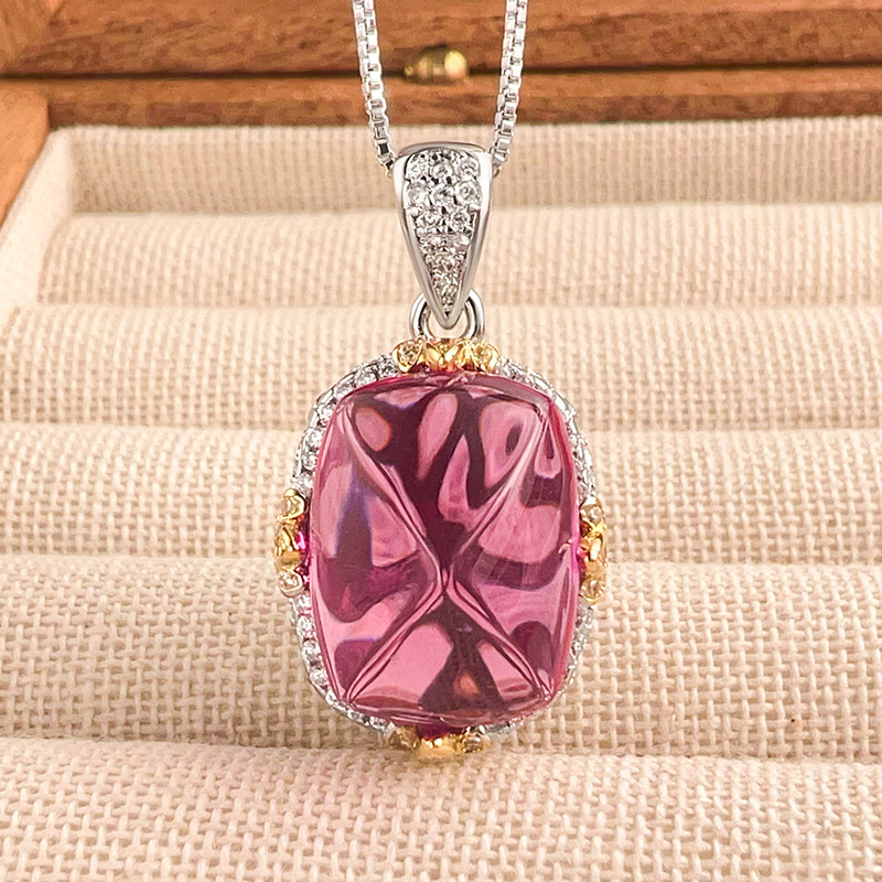 Tour de sucre roux3 # Pendentif avec chaîne