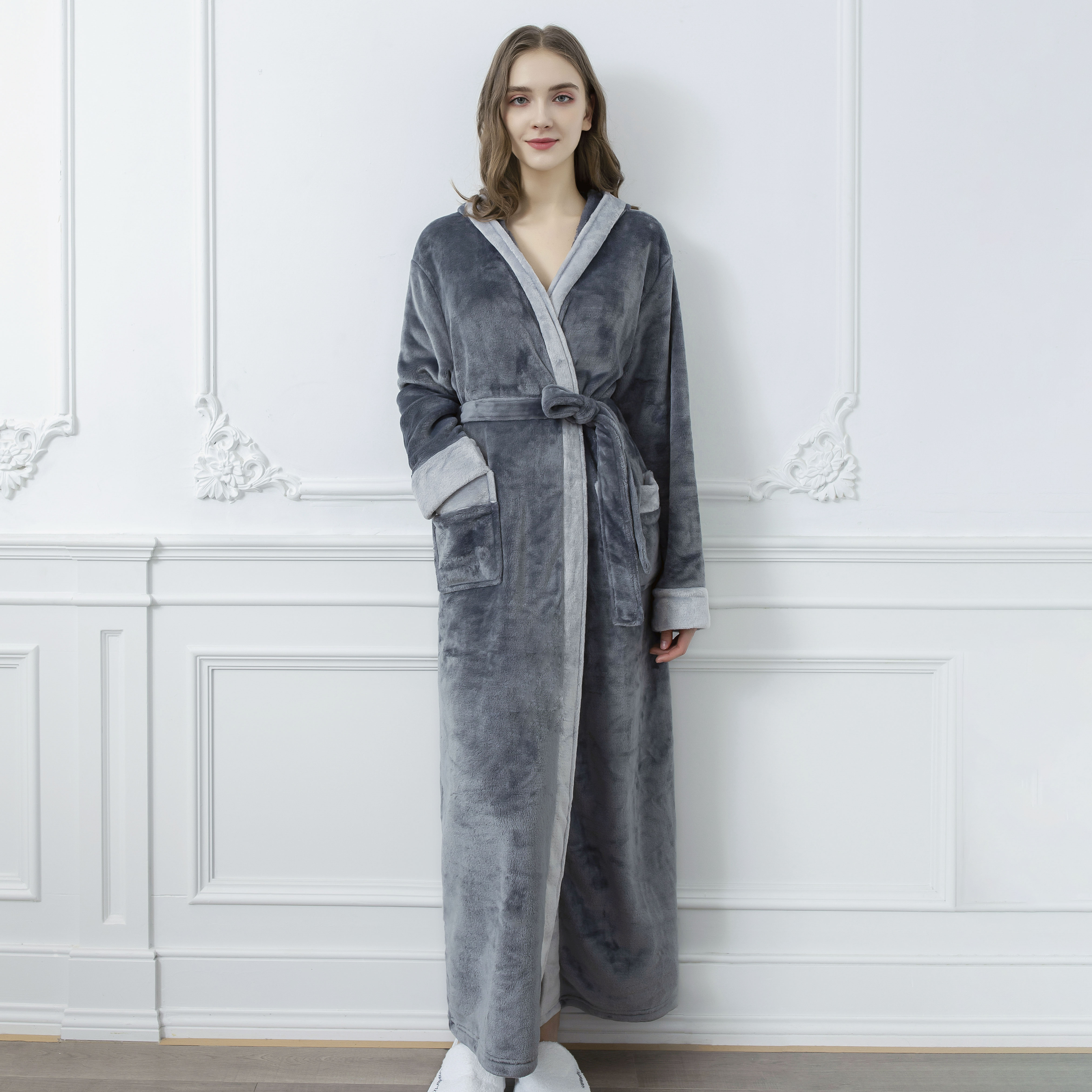 Gris oscuro