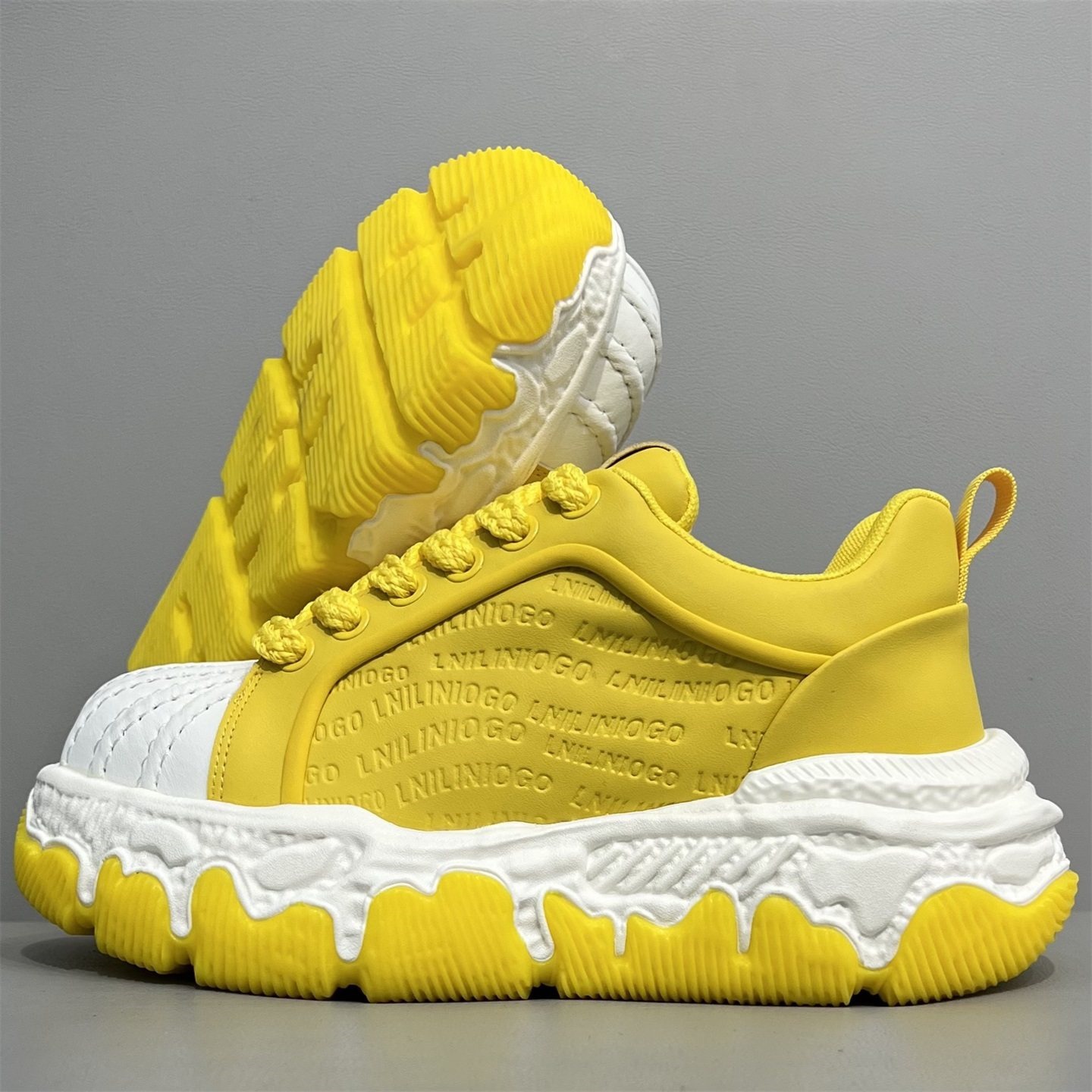 Jaune