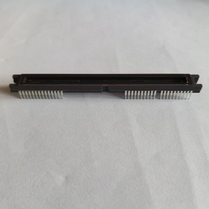 全新原装TCD2703ADG CDIP22 CCD传感器-东芝T20 64二极管7500像素x3线性图像传感器 (B/W)，专为彩色扫描仪设计 - Product Image 2