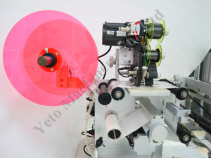 Klarer Lauf Kleine gebrauchte flache oder doppelseitige billige um quadratische flache Flaschen etikett ier maschine mit Datums codierung druck gerät - Product Image 6