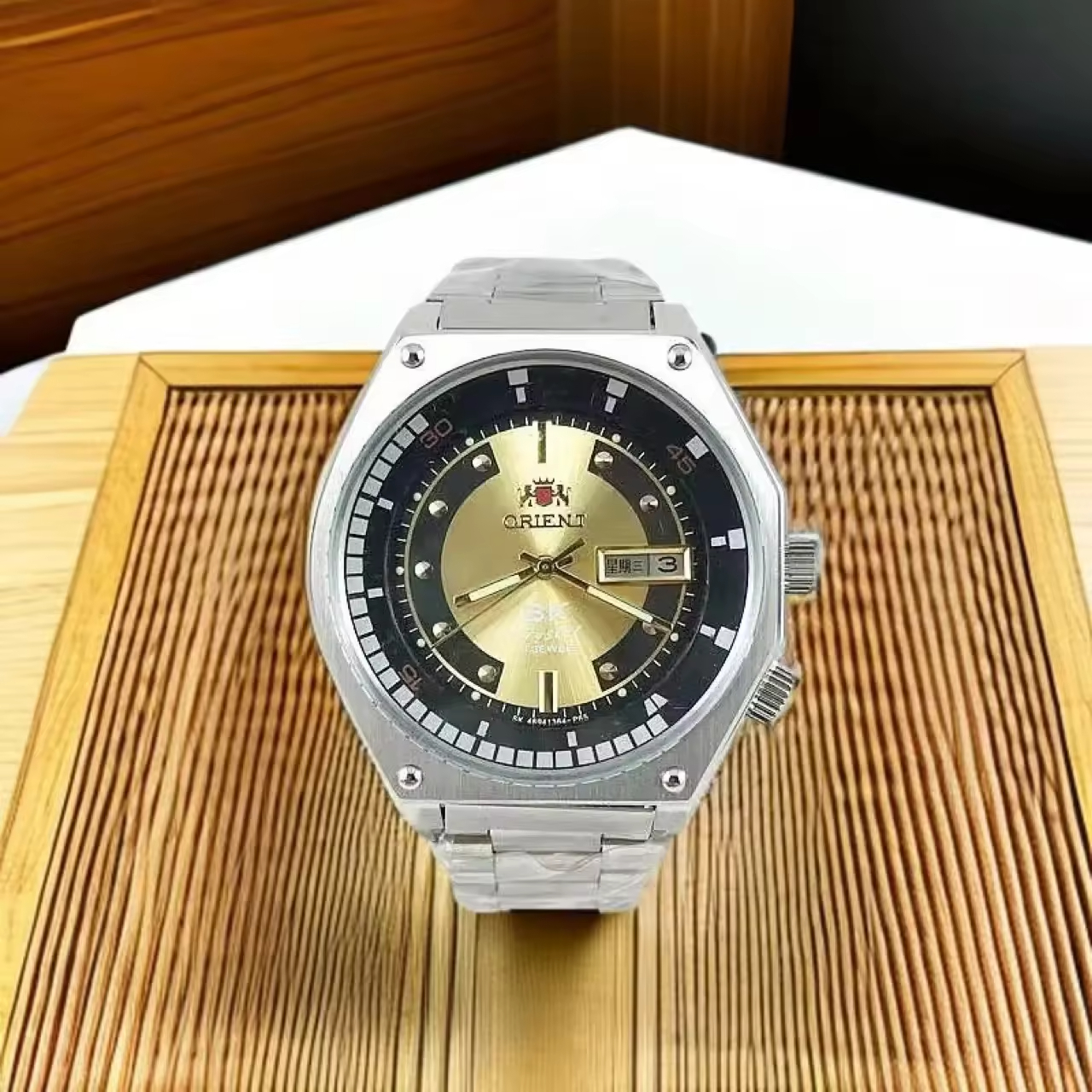 สีเหลือง