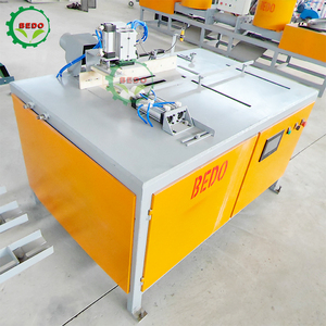Satılık PLC sistemi ile ahşap talaş blok kesme makinesi palet ayak testere yapma makinesi ahşap şerit kesme makinesi - Product Image 6
