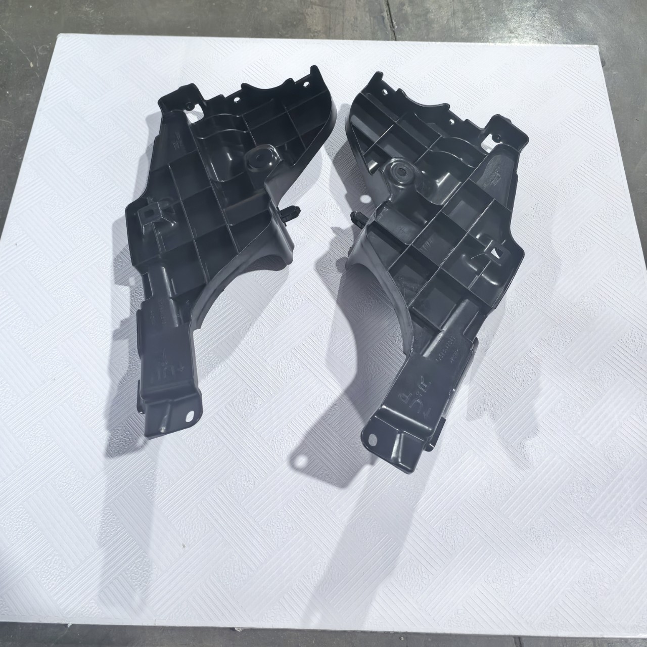 16RX rear bumper with big black bracket