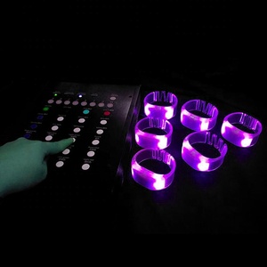 Braccialetto a LED in Silicone telecomandato a Led per eventi di concerto programma per feste - Product Image 2