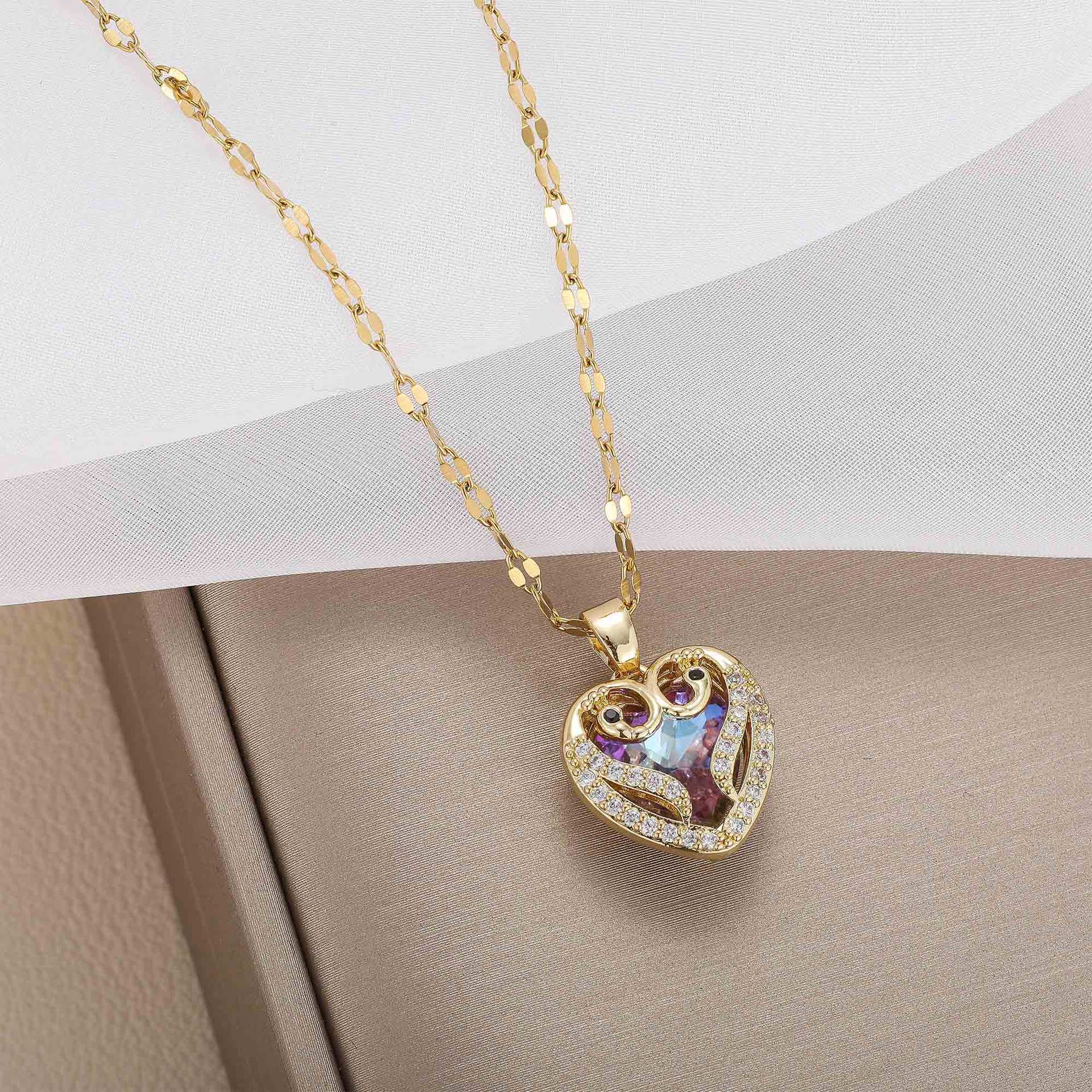Small peacock-purple light-gold
